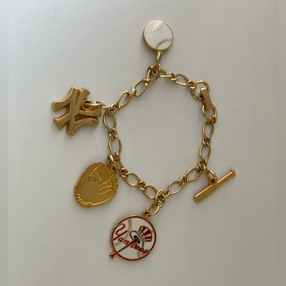 MLB Yankees Charm Bracelet
